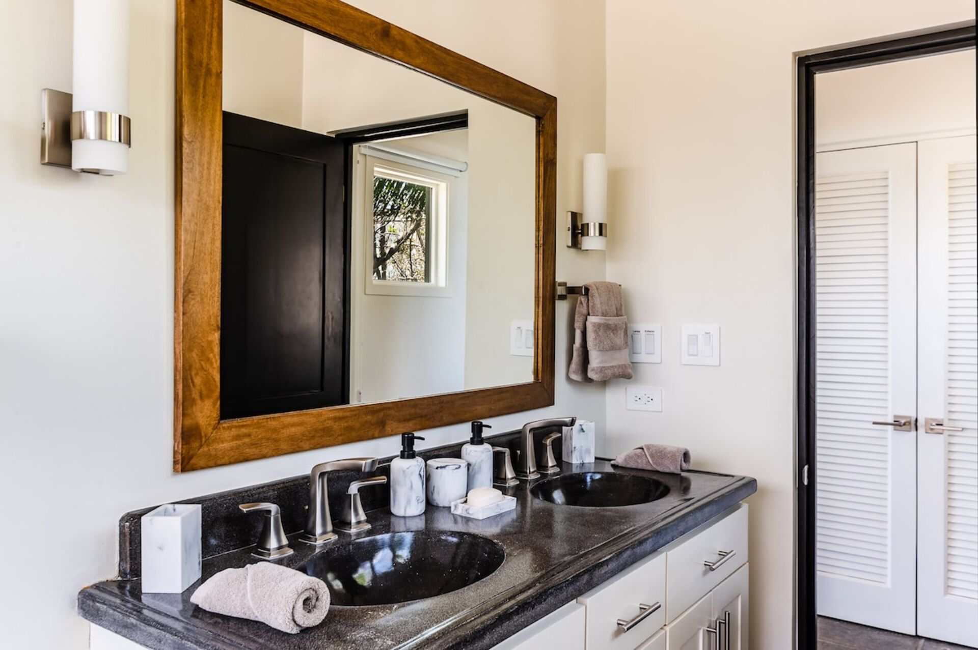 Experience Luxury at Guanacaste Province 1000