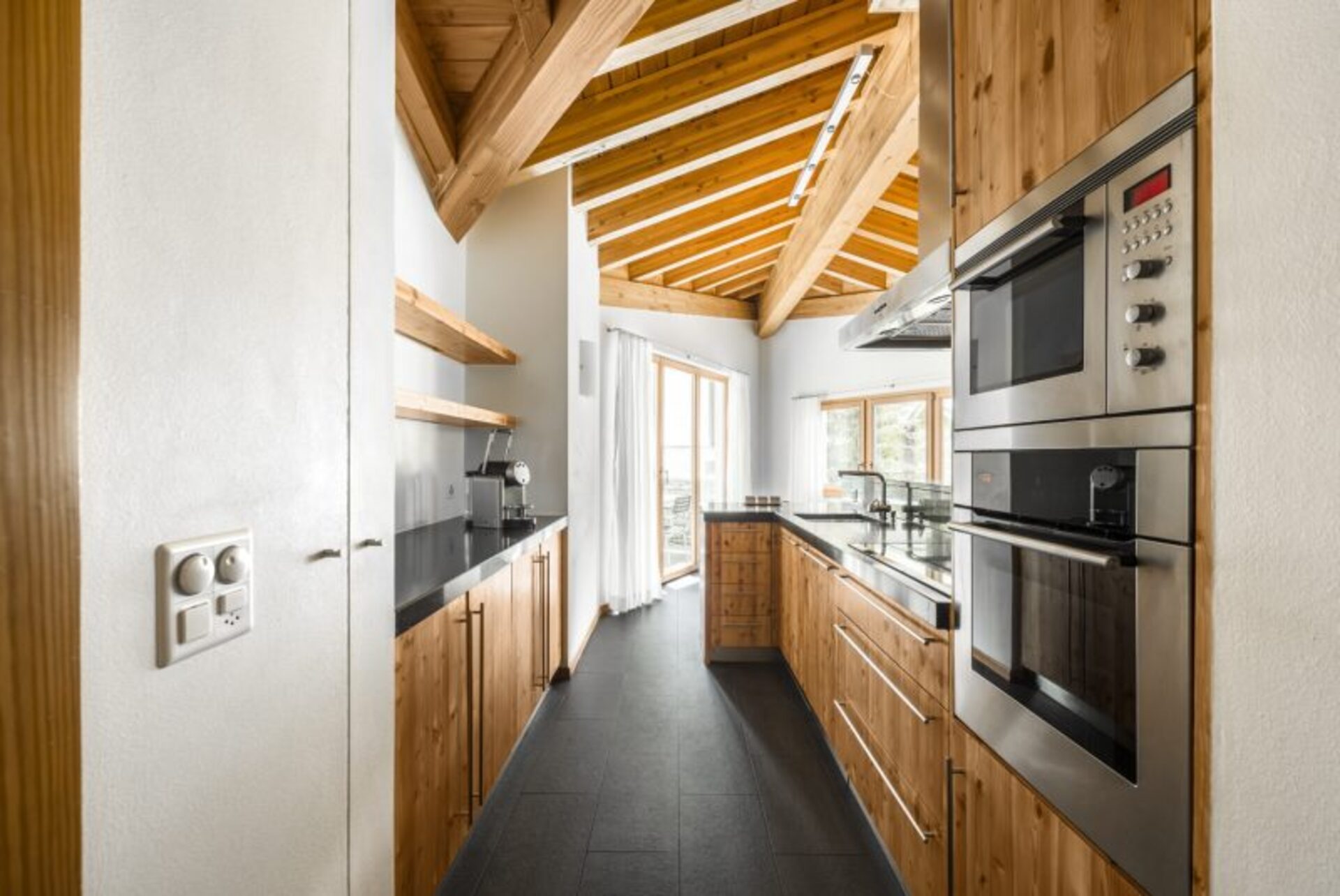 A Mountain Retreat of Elegance 1014