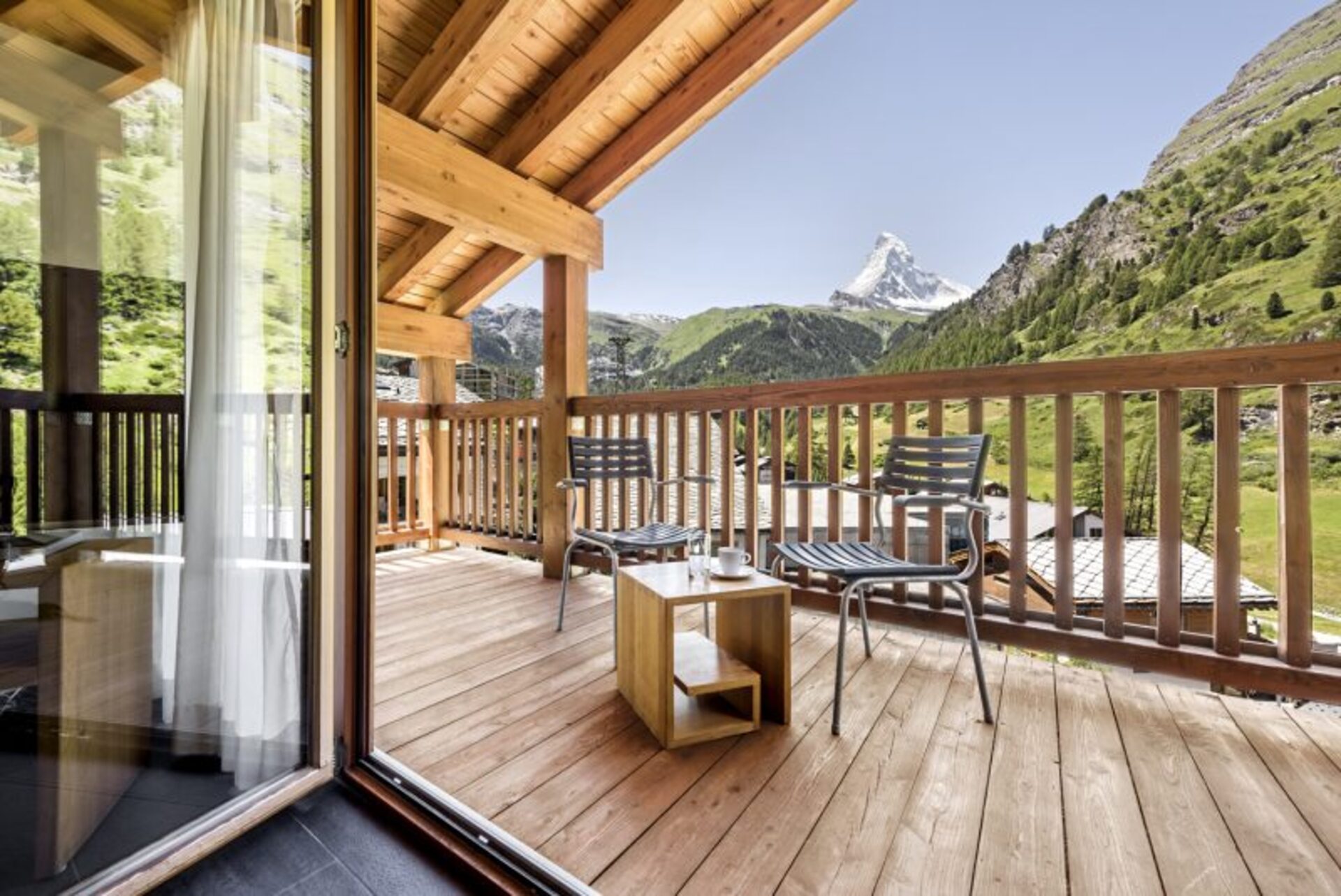A Mountain Retreat of Elegance 1014
