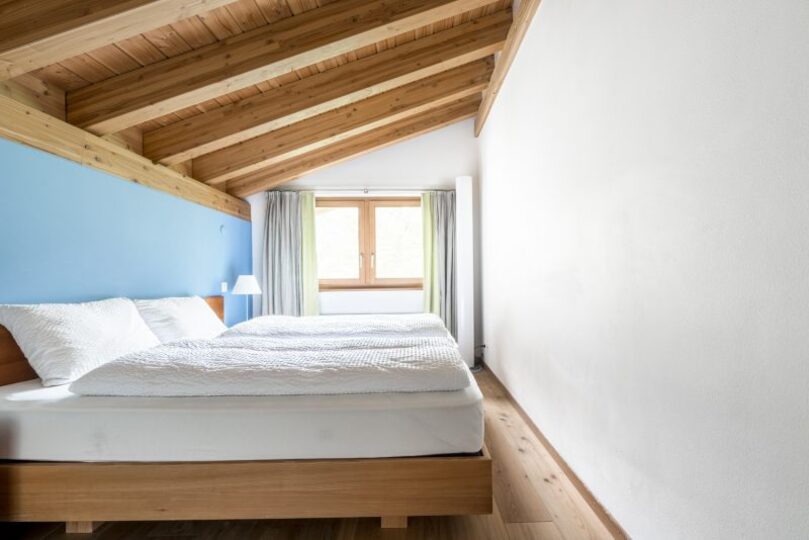 Elegant Alpine Escape with Breathtaking Views 1018