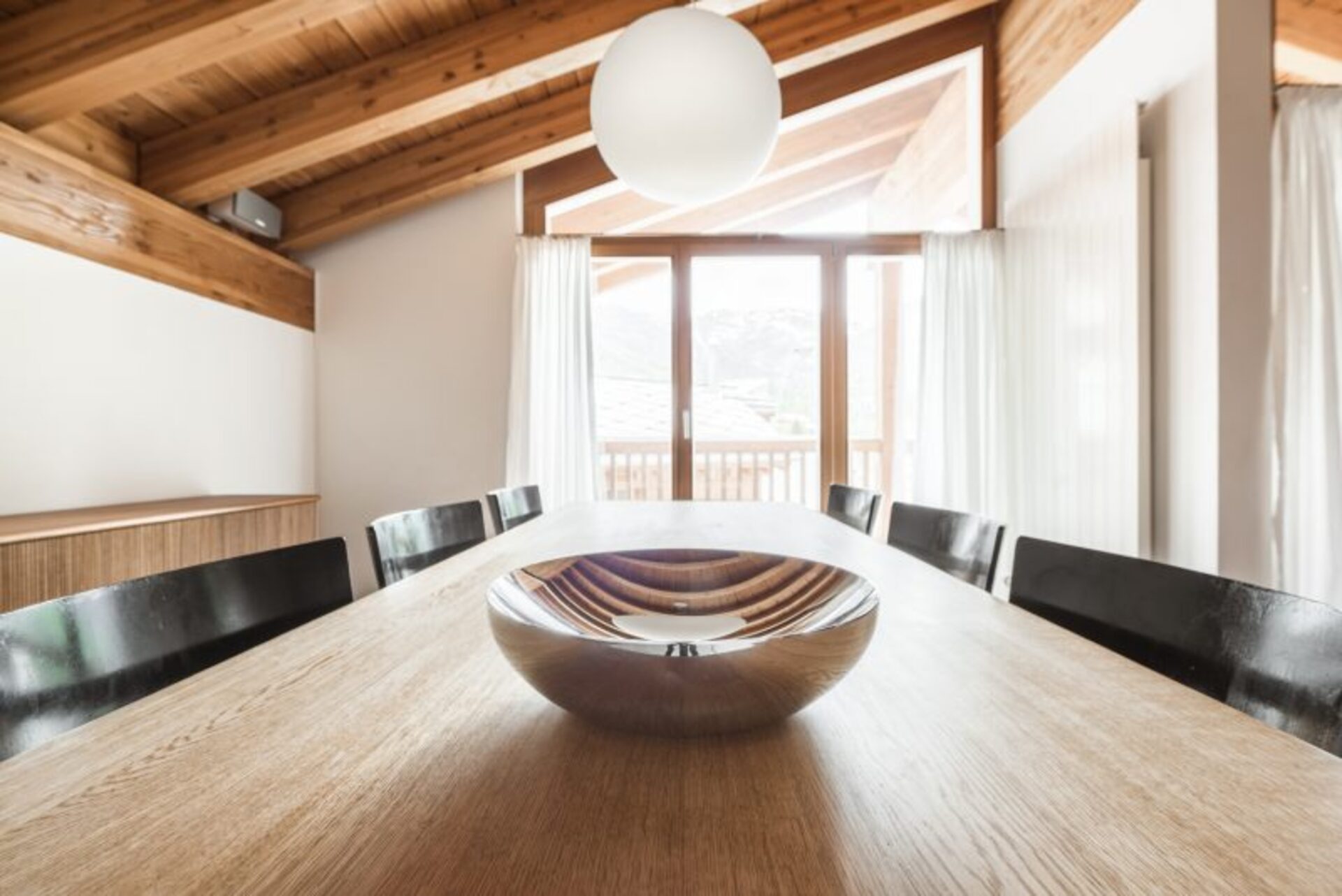 Elegant Alpine Escape with Breathtaking Views 1018