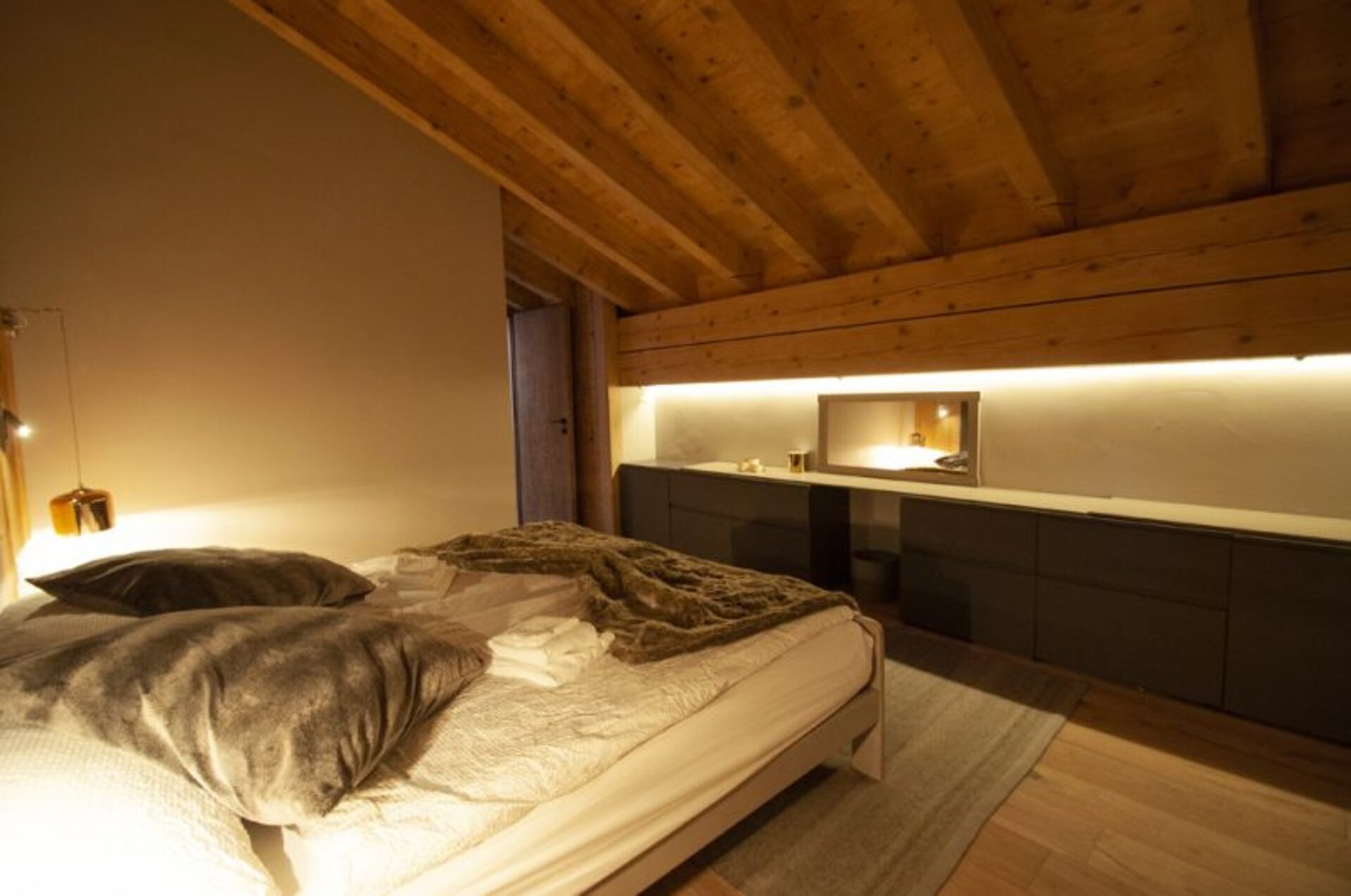 Alpine Elegance with Matterhorn Views, Valais Chalet 1022