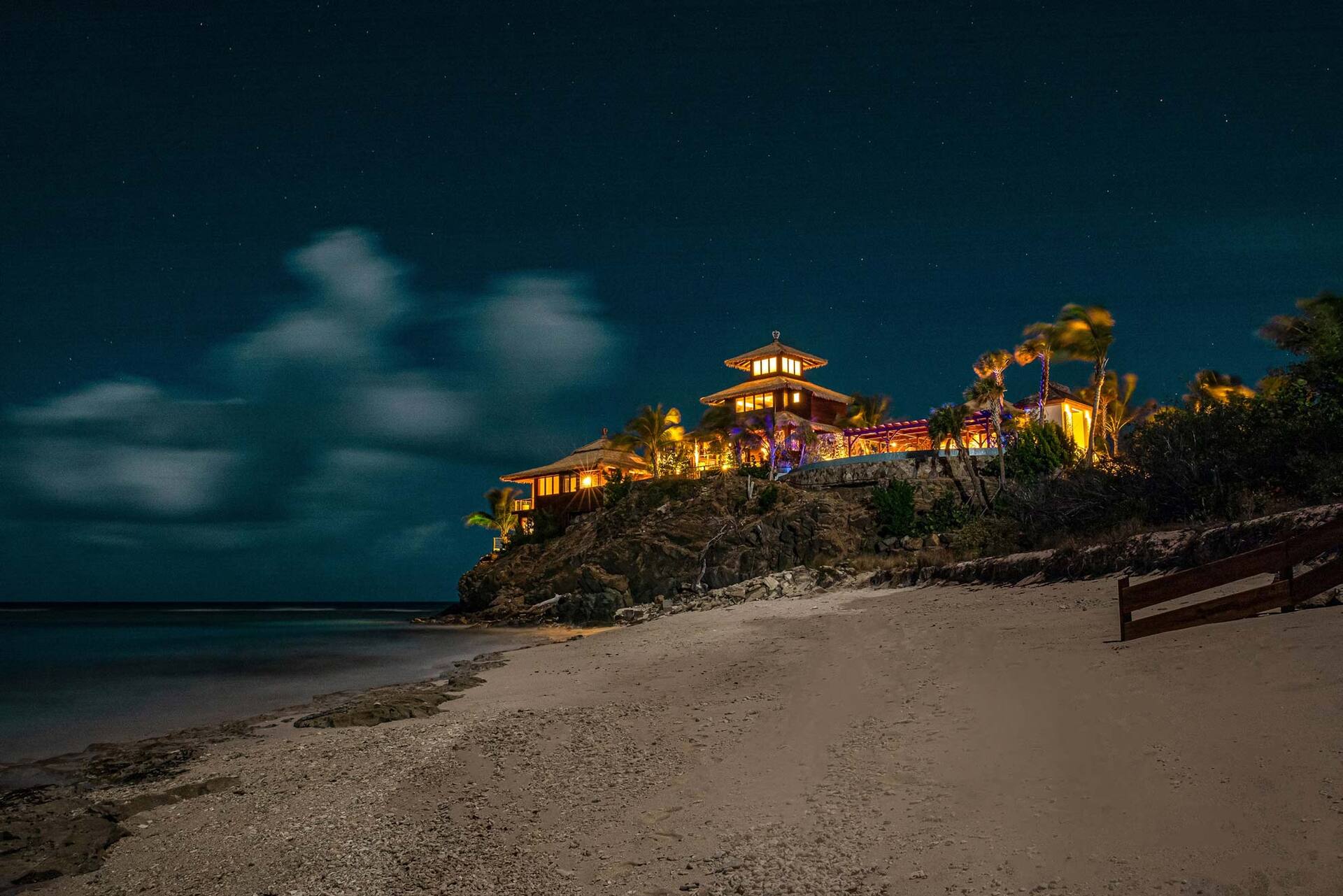 Oceanfront Haven in the Virgin Islands – 1002