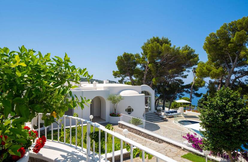 Escape to Pure Capri Luxury – Capri Villa 1006