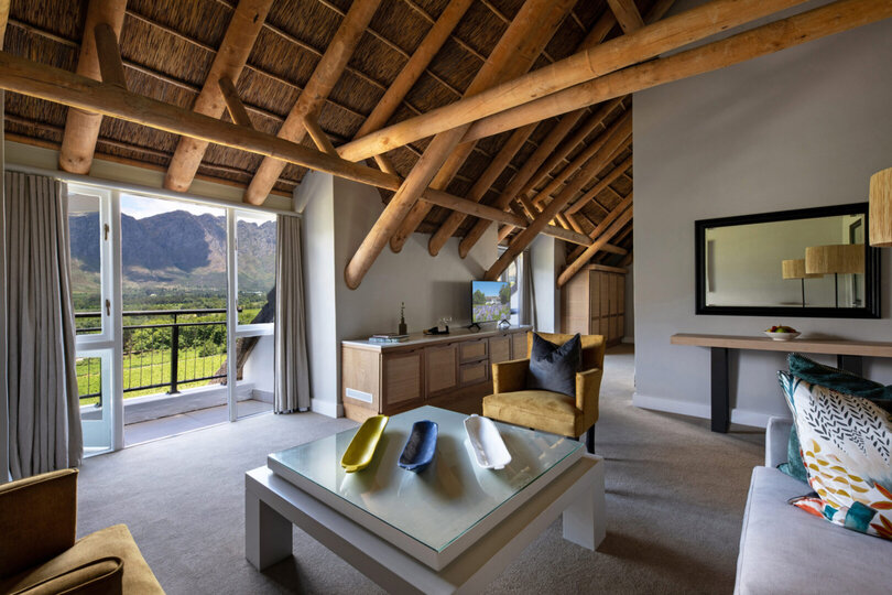 Breathtaking Views & Tranquil Luxury at Mont Rochelle, 1027