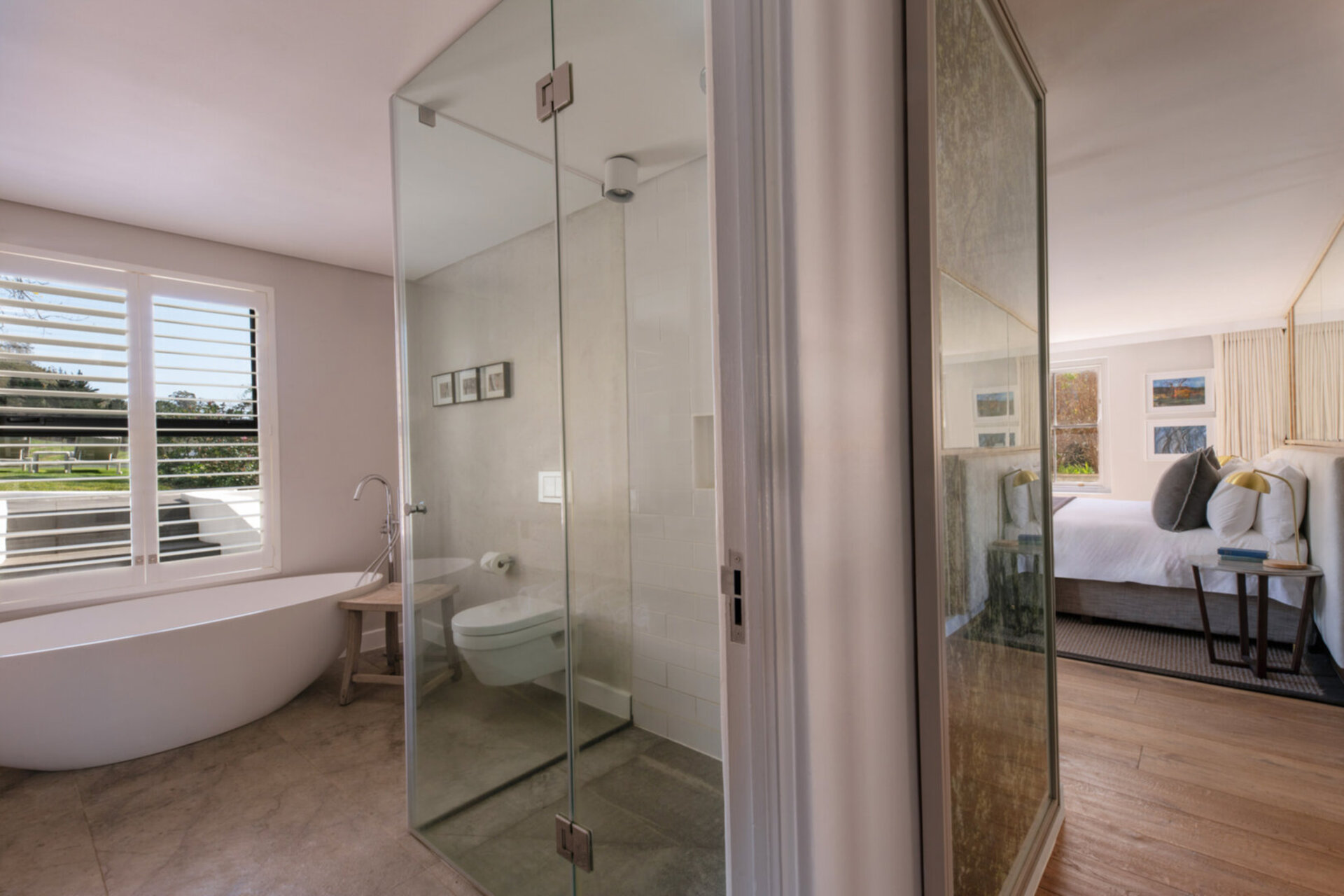 Chardonnay Room 1 with Manor Views 1044