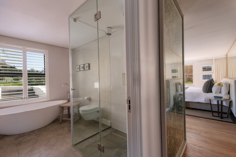 Chardonnay Room 1 with Manor Views 1044