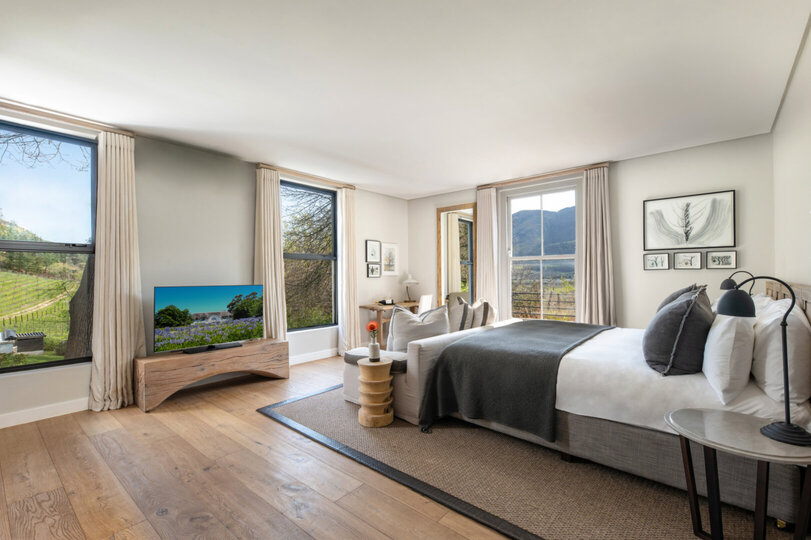 Chardonnay Room 2 Light Filled Elegant En Suite 1045