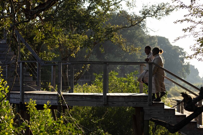 Cliffside Coastal Charm, Rock Cliff 1048