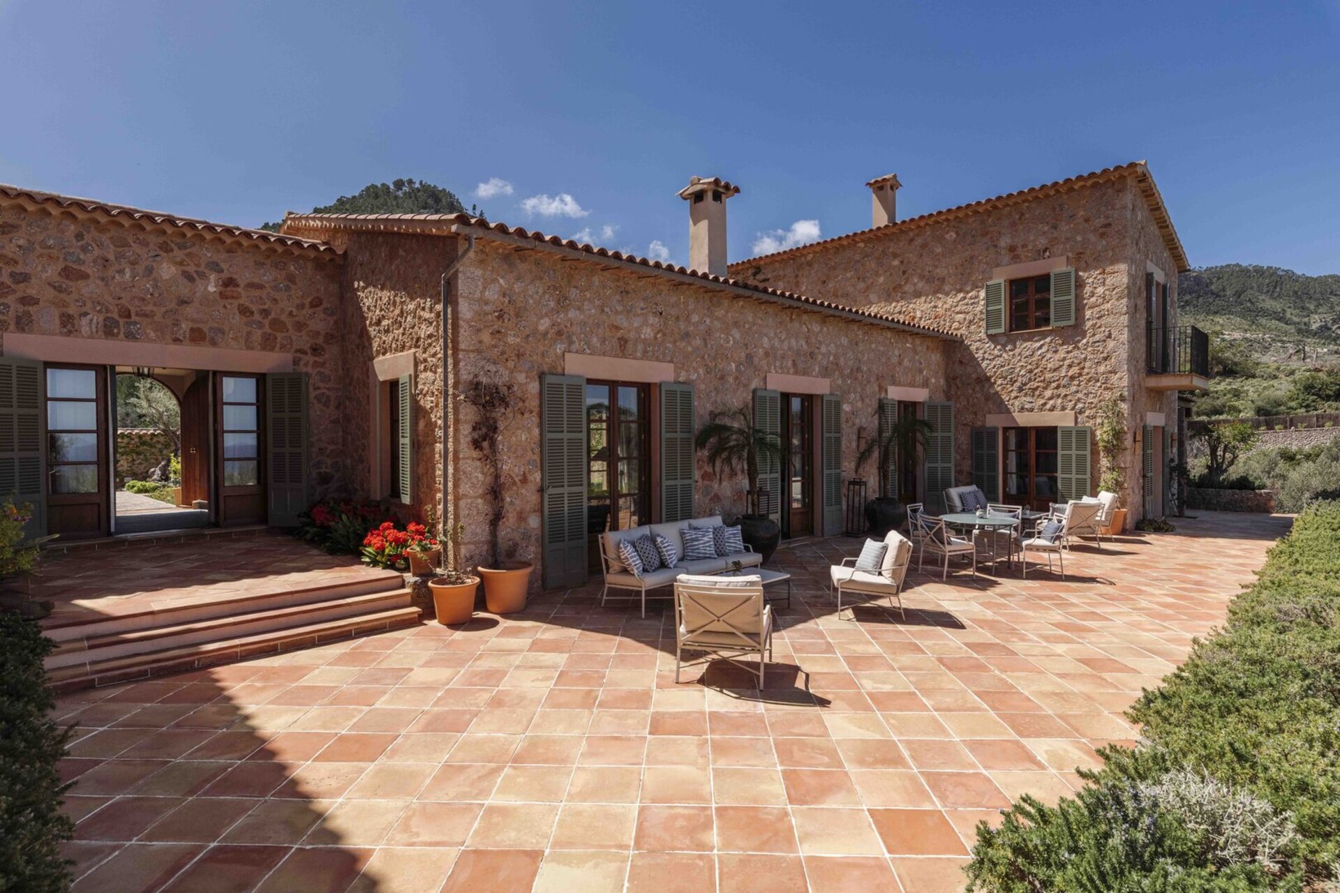 Red Earth Villa with Sea Views & Private Pool 1061