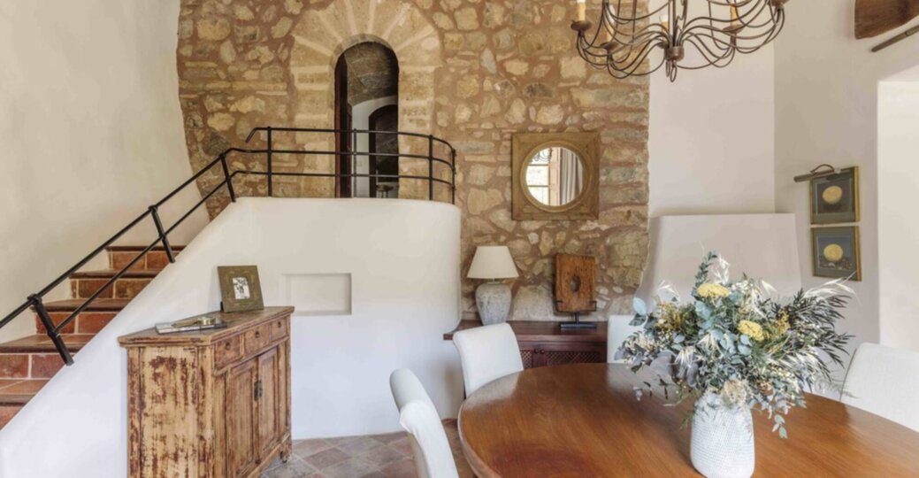 Historic 13th-Century Villa with Coastal Views 1062