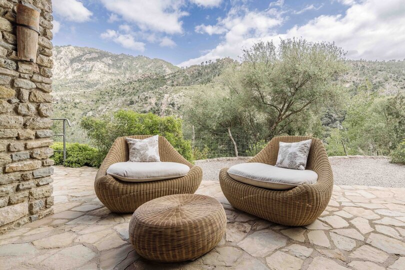 Historic 13th-Century Villa with Coastal Views 1062