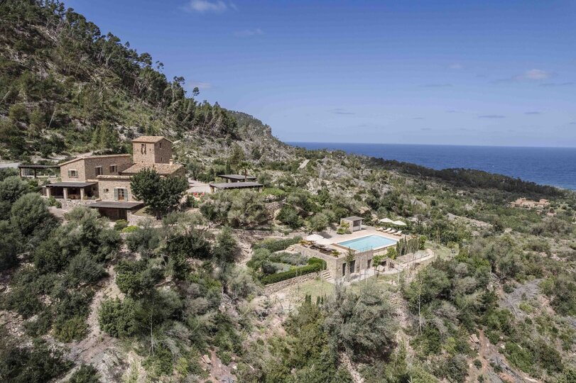Historic 13th-Century Villa with Coastal Views 1062