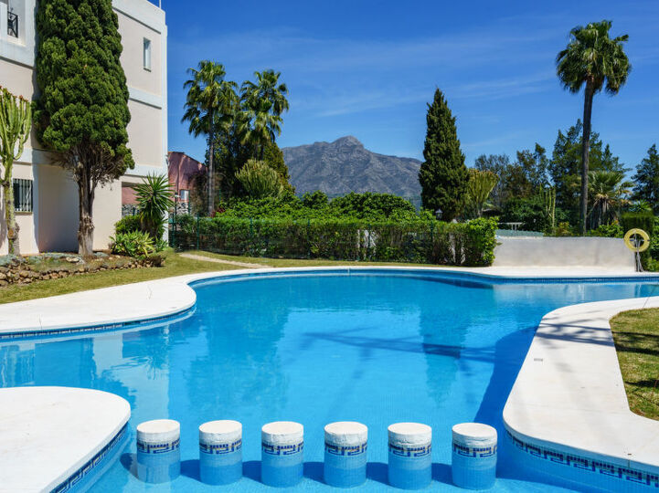Stunning 3-Bed House in Marbella, Sleeps 6, 1195, Benahavís, Spain