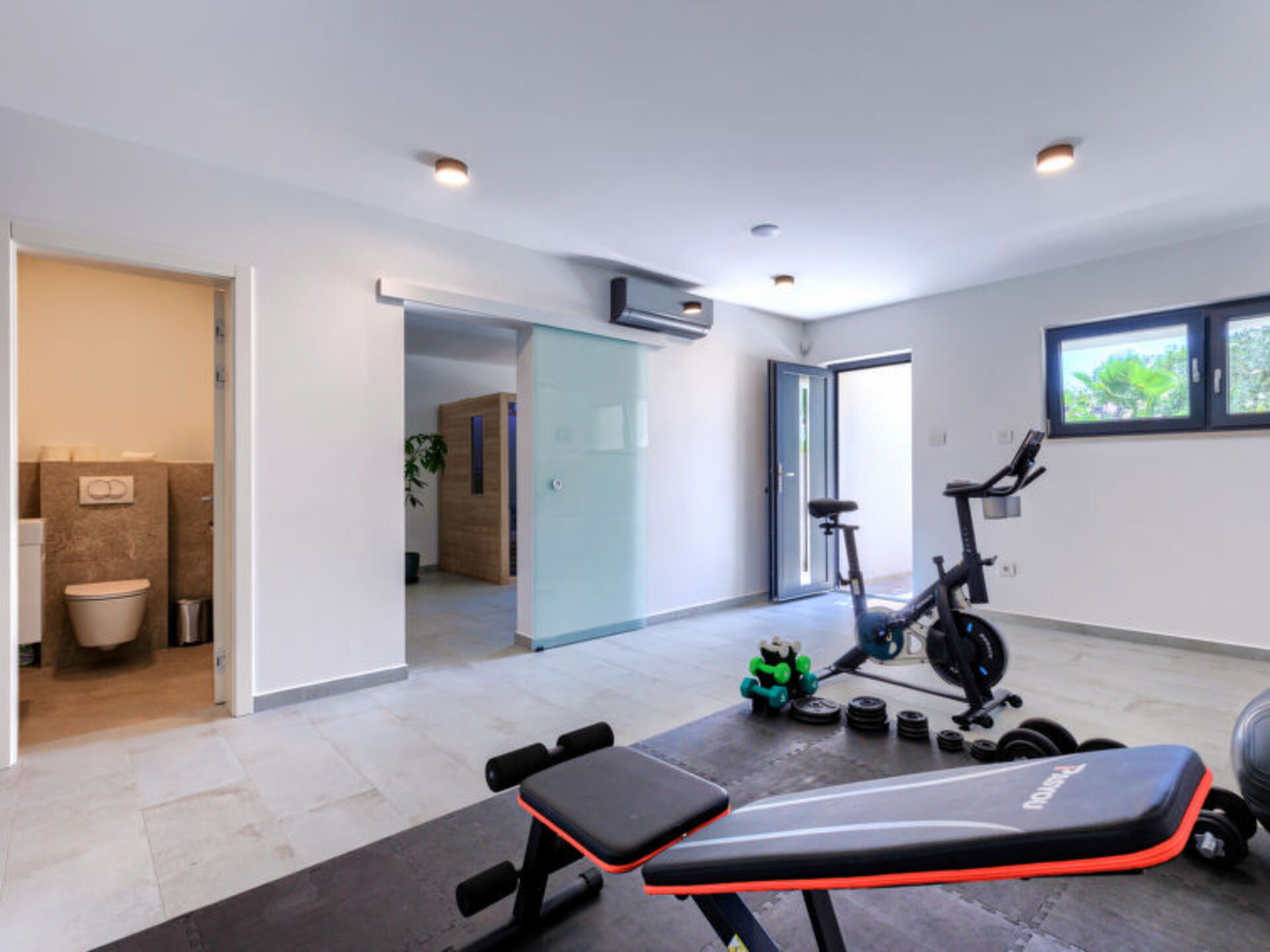 Bathroom / Wellness