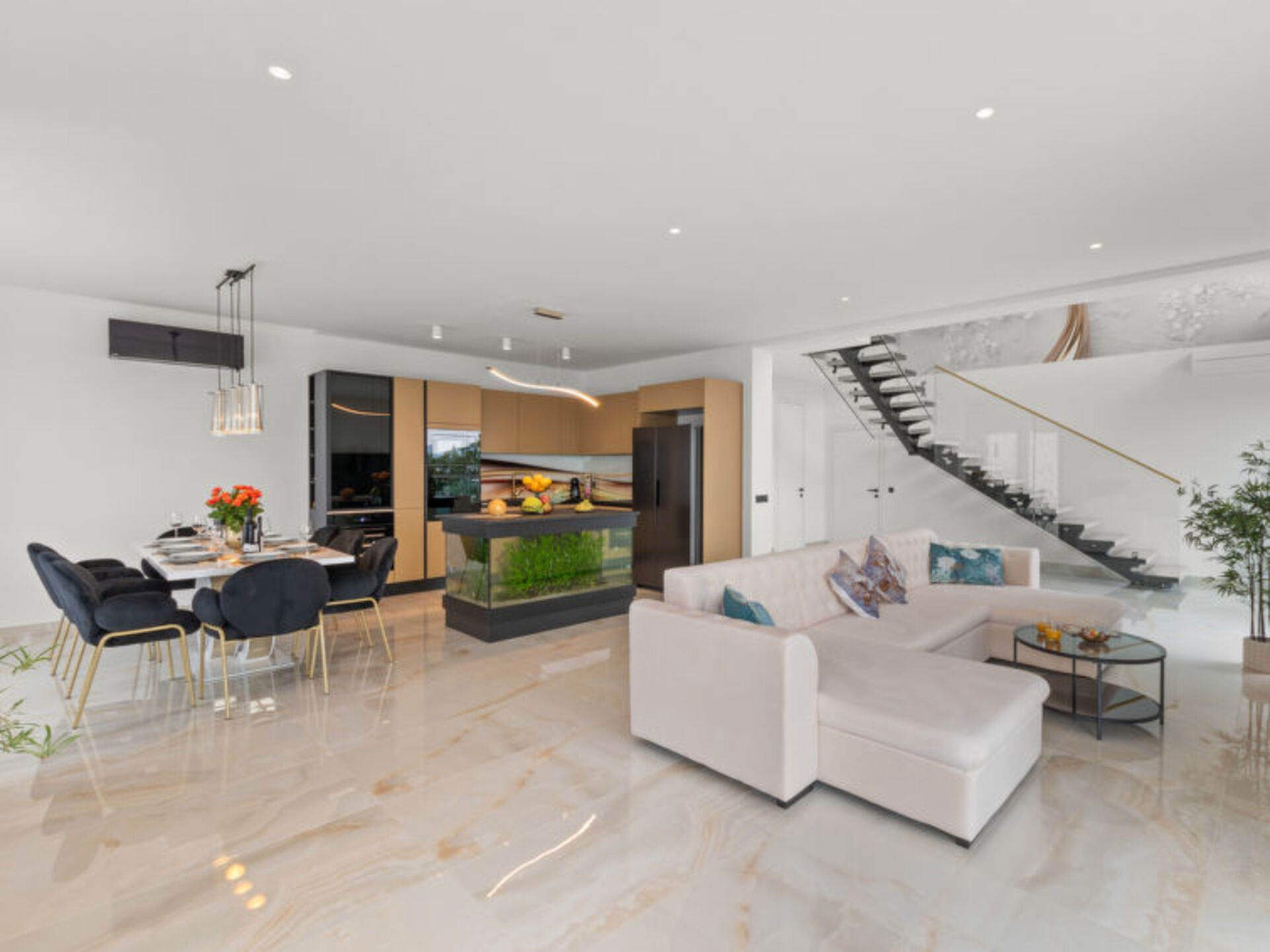 Kitchen / Dining Room