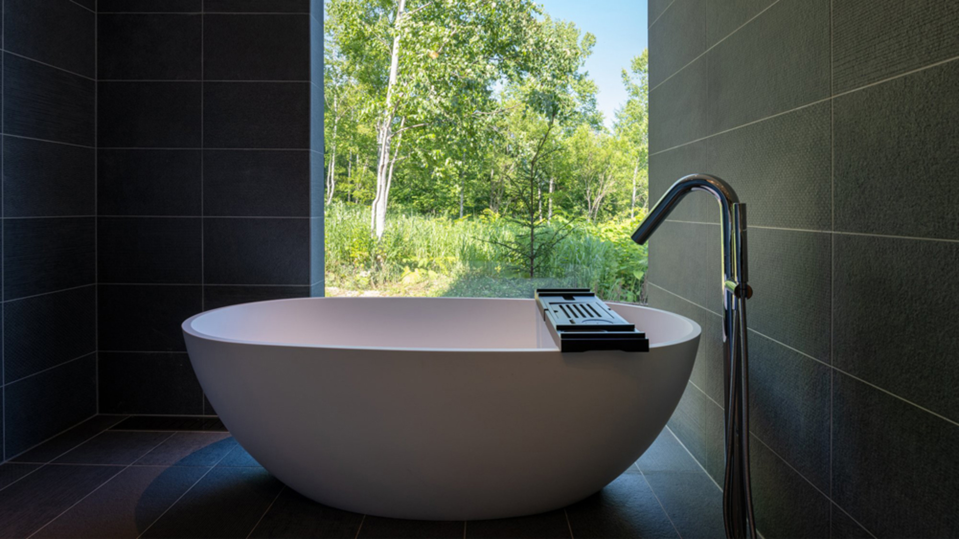 Luxury 3 Bedroom Chalet with Stunning Views in Niseko