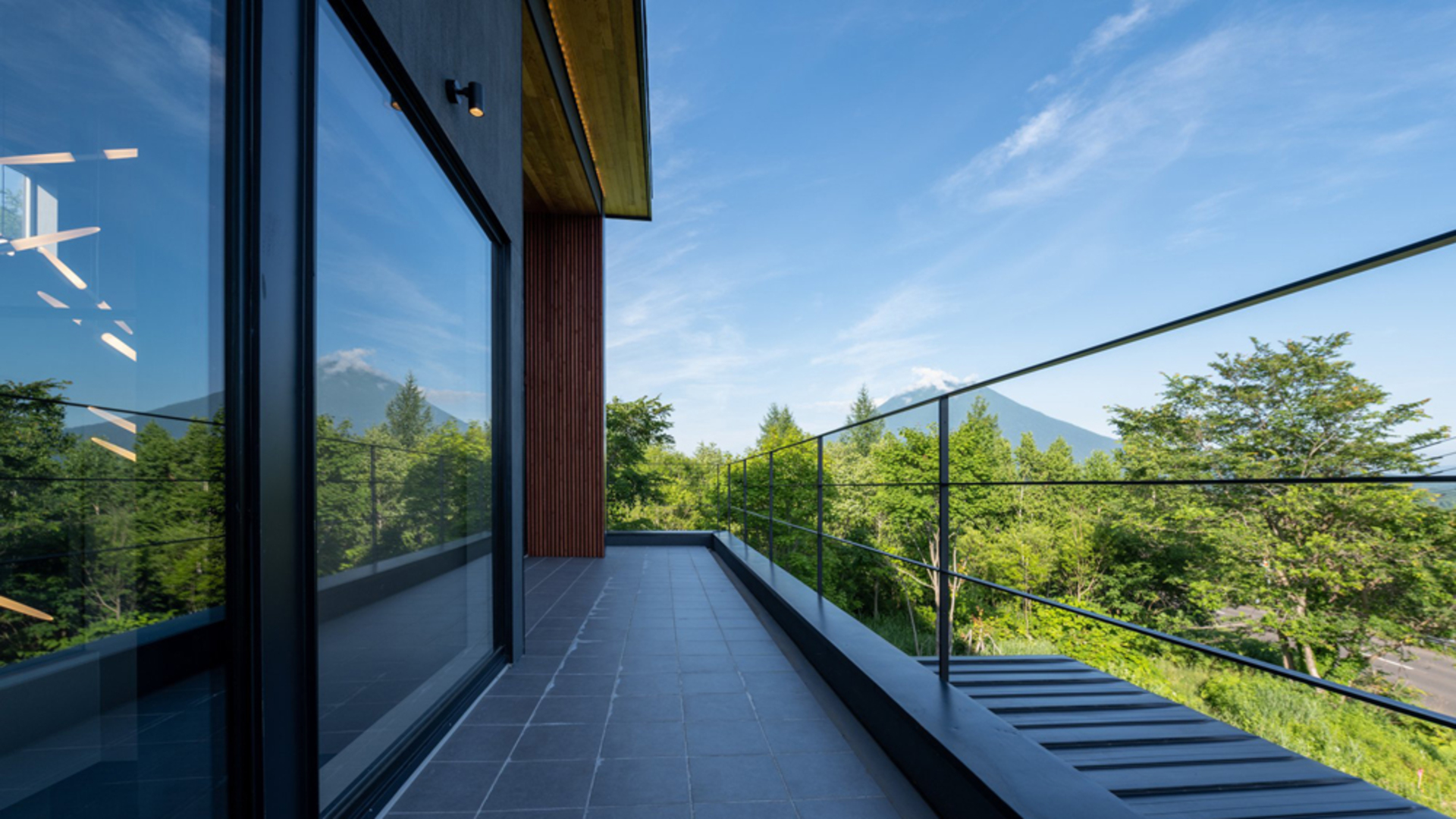 Luxury 3 Bedroom Chalet with Stunning Views in Niseko