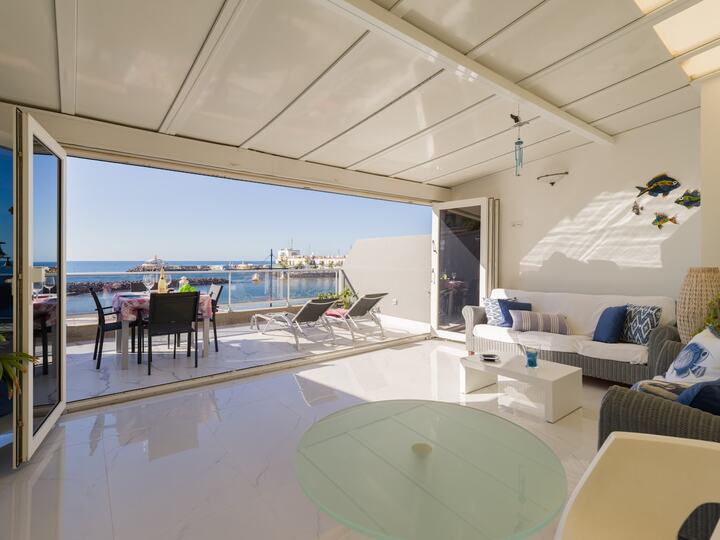 A Beachfront Paradise, Canarias 1006