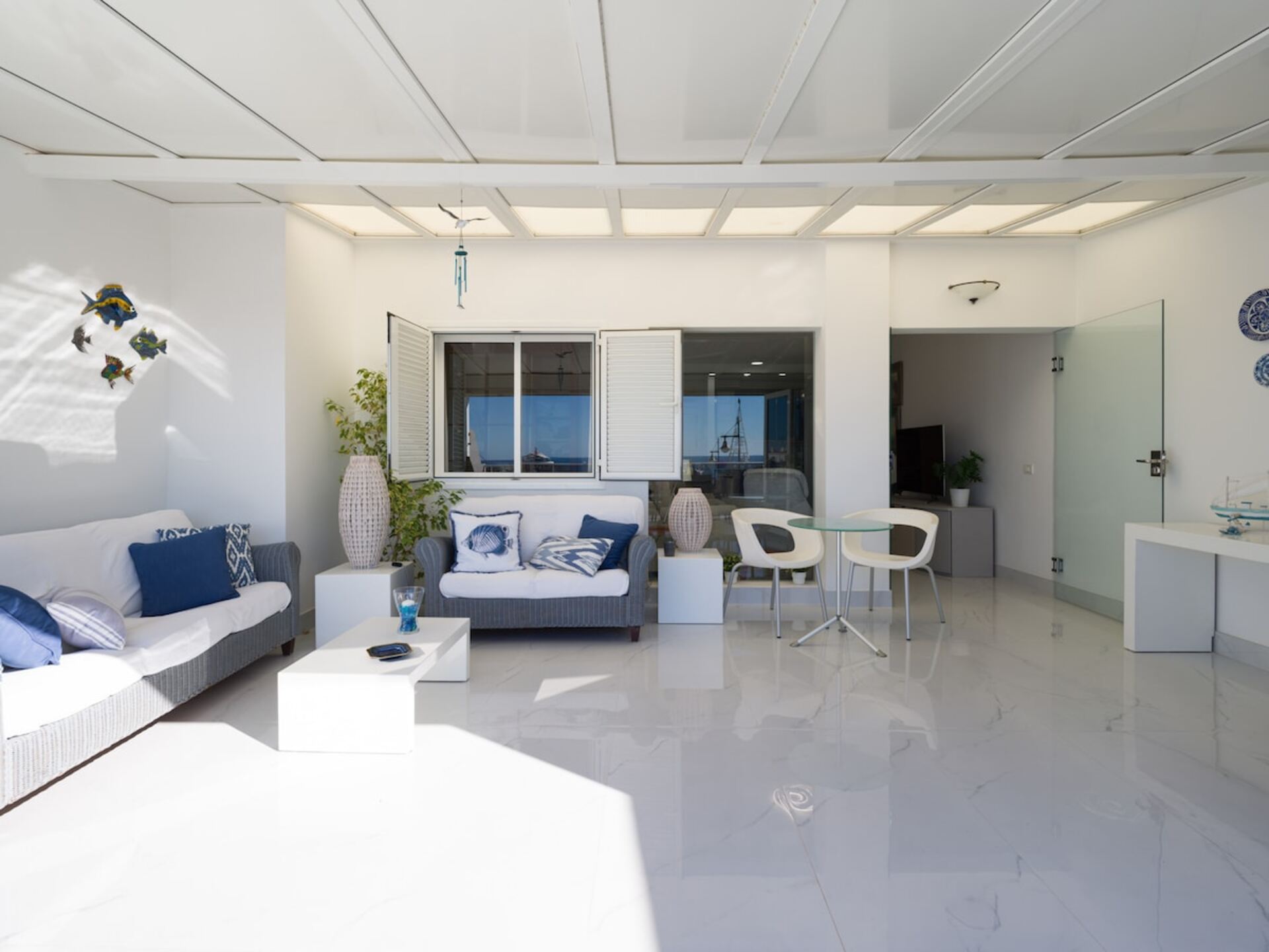 A Beachfront Paradise, Canarias 1006