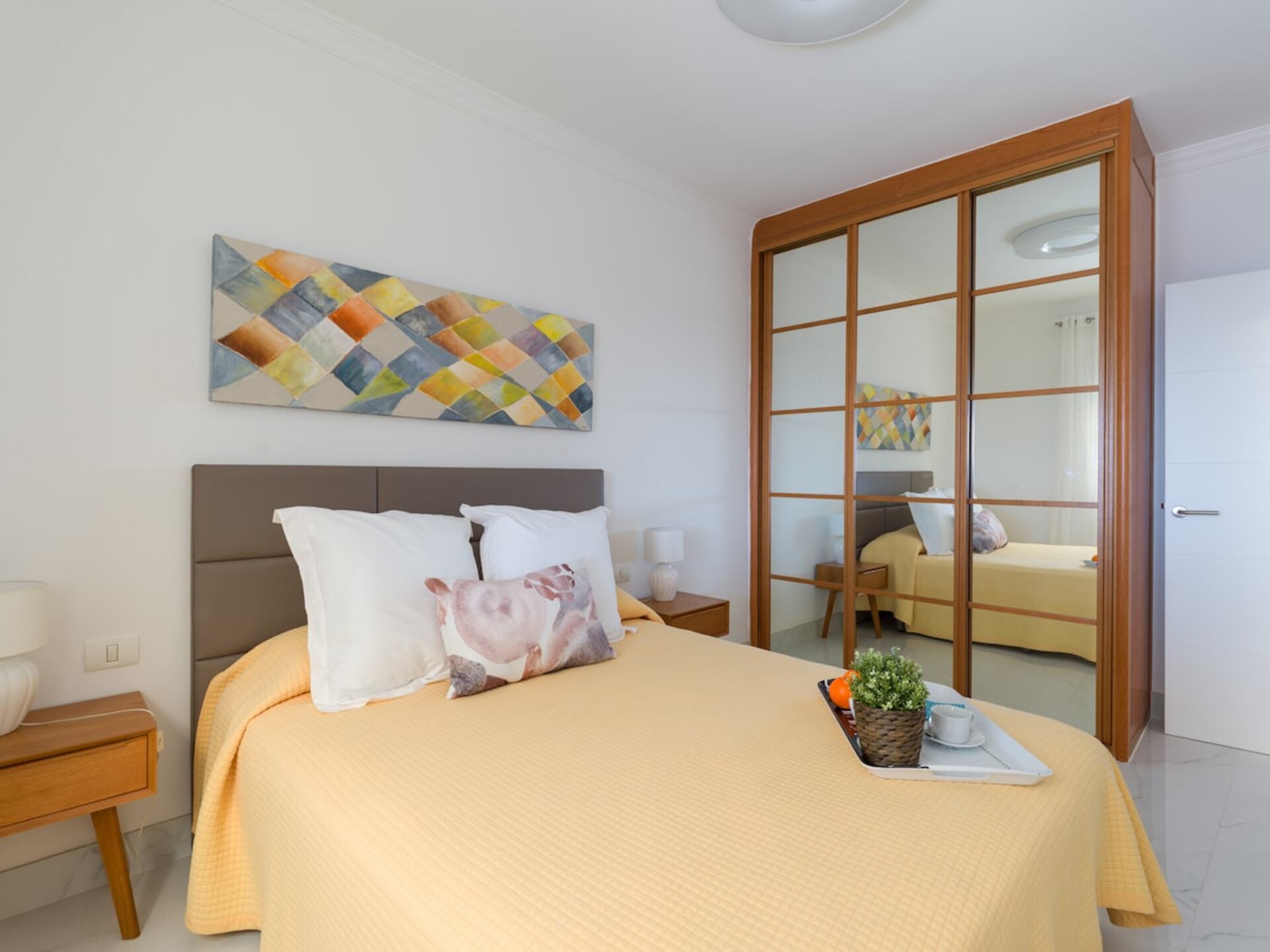 A Beachfront Paradise, Canarias 1006