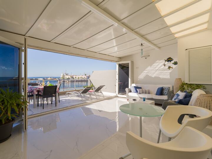 A Beachfront Paradise, Canarias 1006
