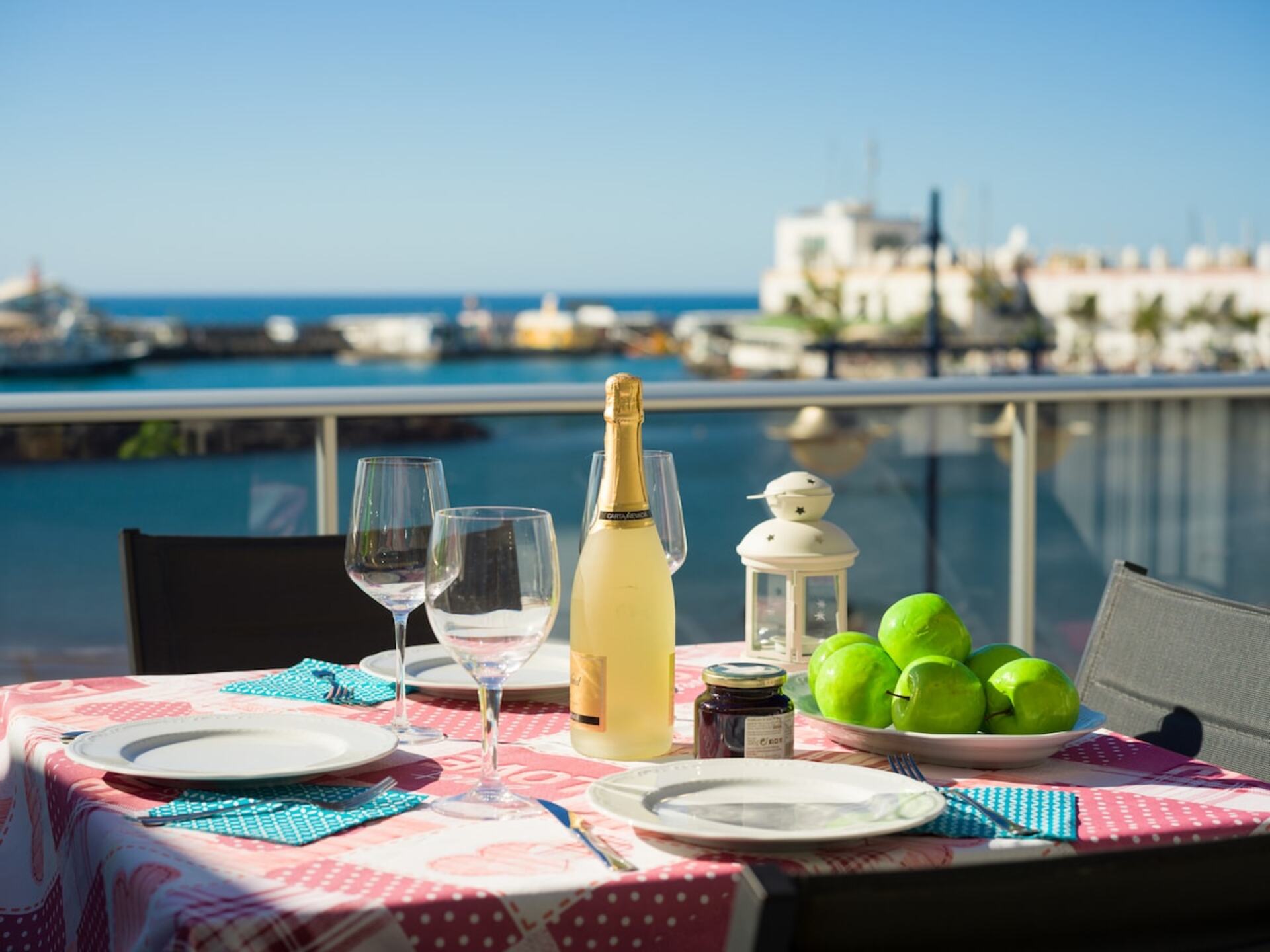 A Beachfront Paradise, Canarias 1006