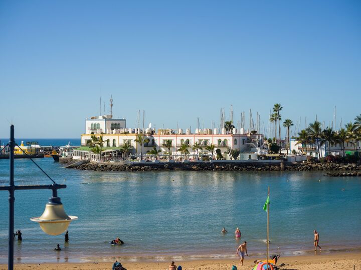 A Beachfront Paradise, Canarias 1006