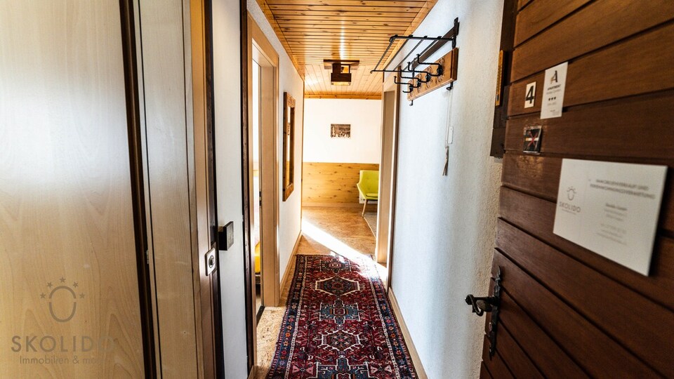 Wake Up to Alpine Views, Wallis 1209