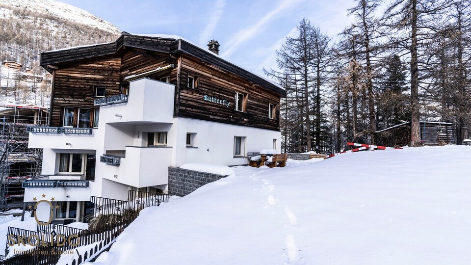 Wake Up to Alpine Views, Wallis 1209