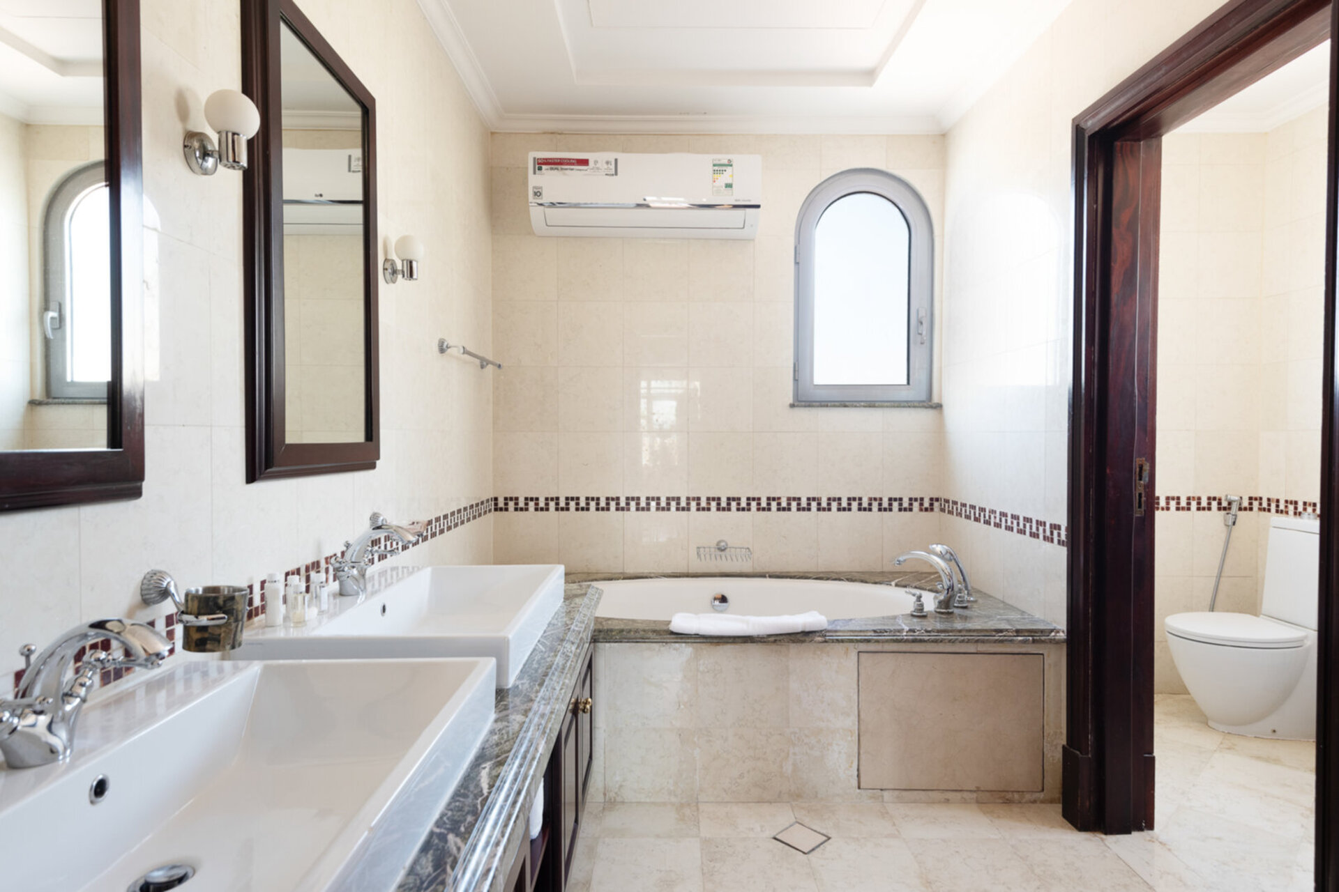 5 Star Villa Dynasty – A Palatial Coastal Retreat