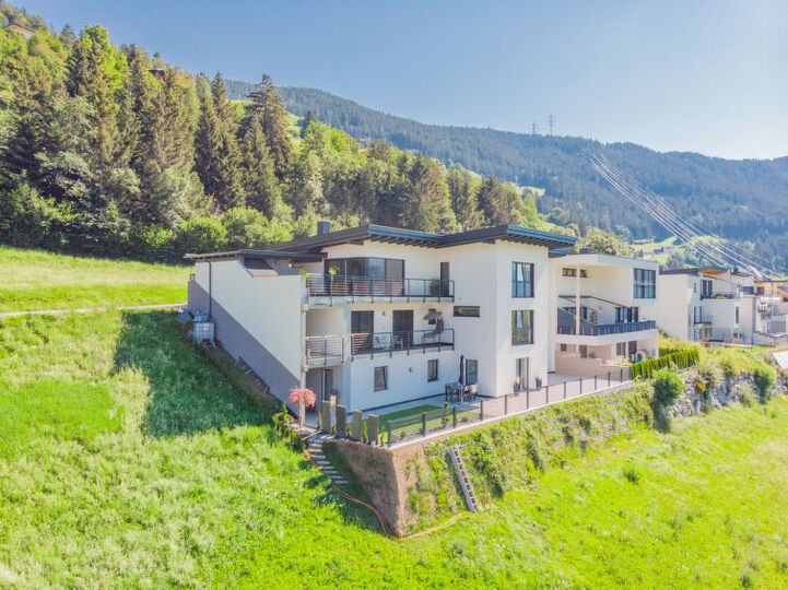 Stylish Mountain Retreat in Fließ, Tirol, Tirol Apartment 1009, Fließ, Austria
