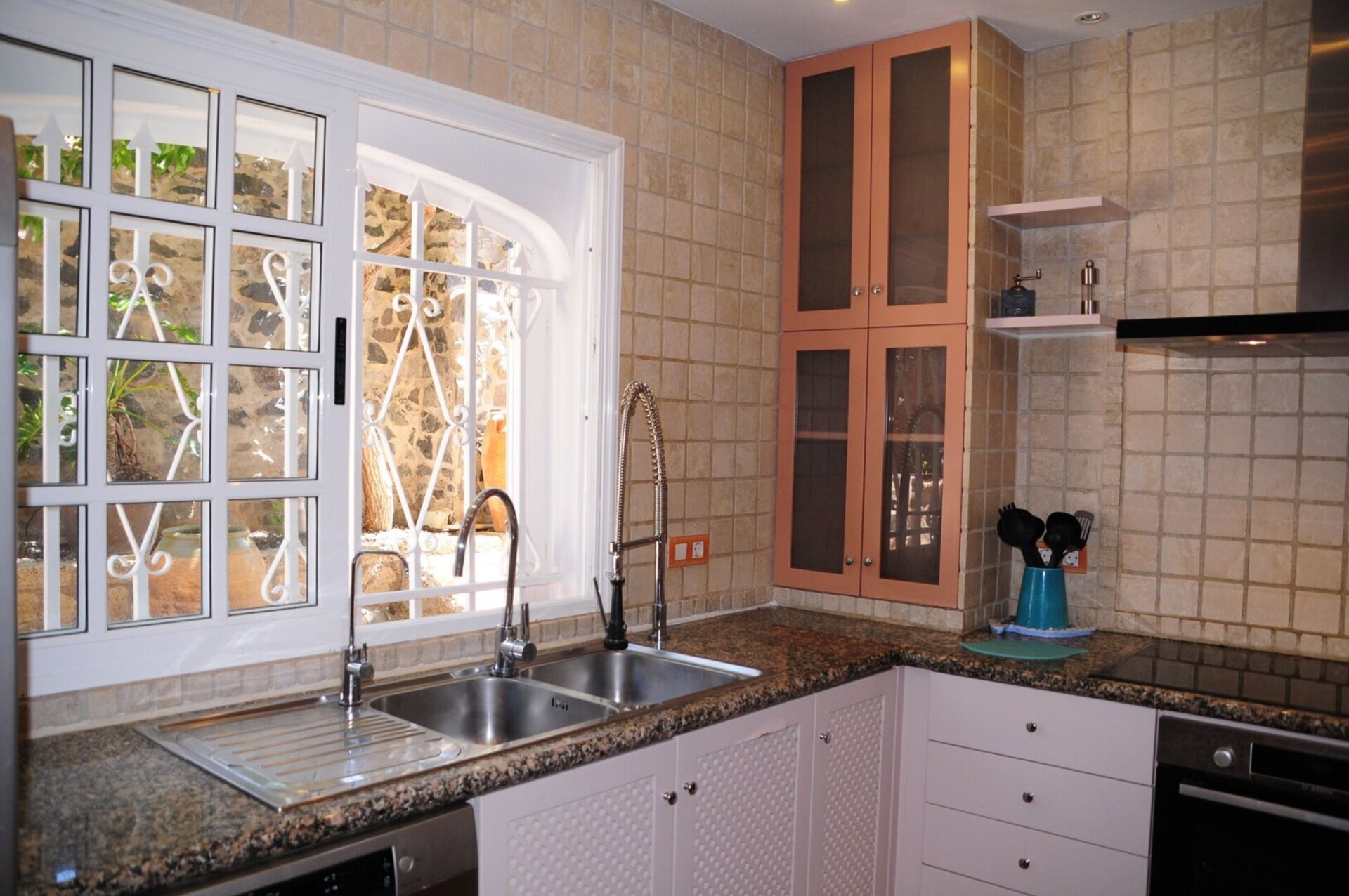 Relaxing Getaway in Canarias - 5 BR Villa, Canarias Villa 1046
