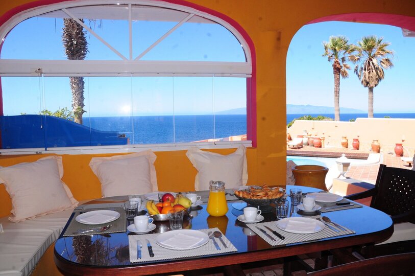 Relaxing Getaway in Canarias - 5 BR Villa, Canarias Villa 1046