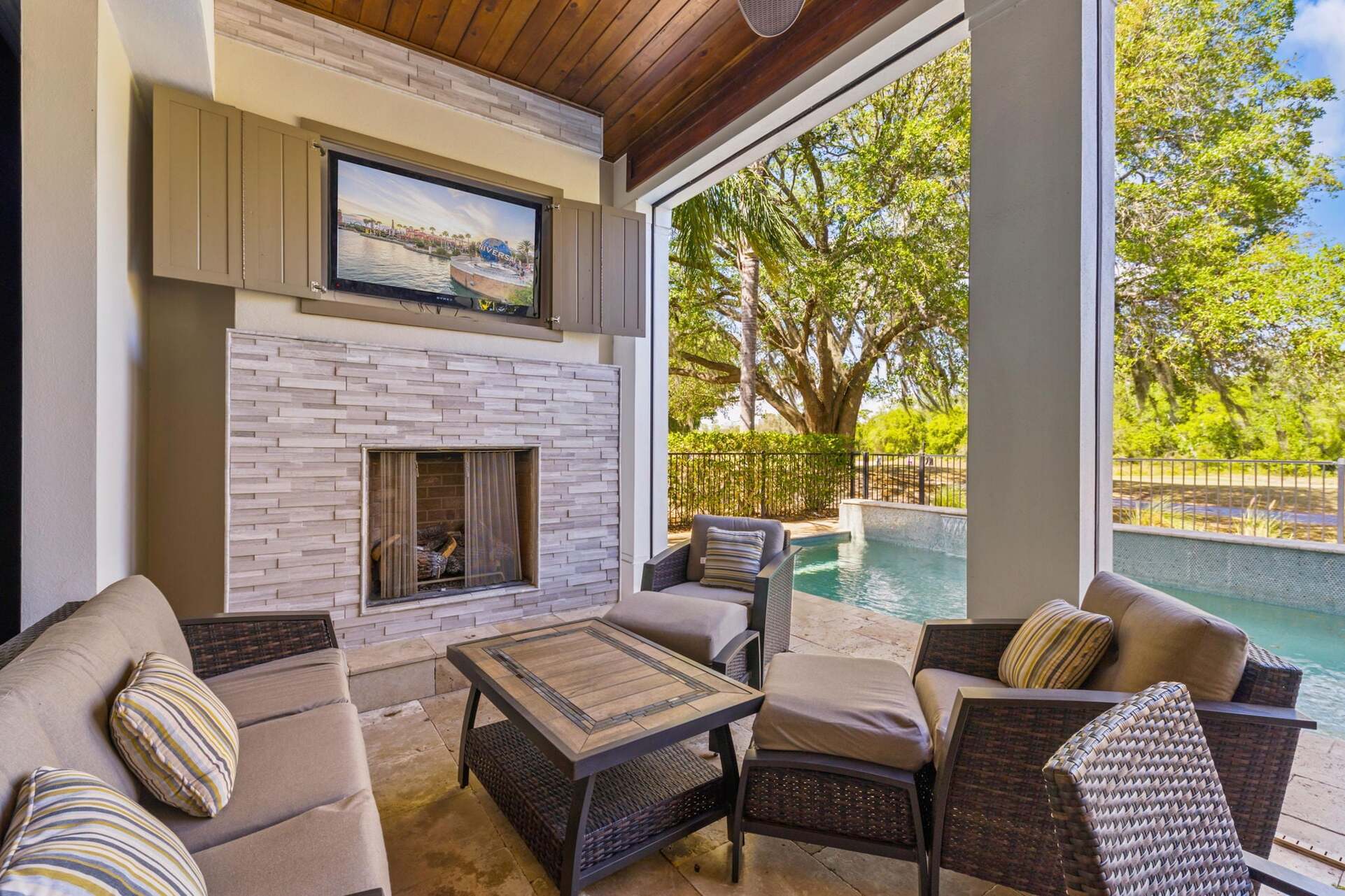 Luxurious 5-Bedroom Villa Retreat in Reunion, Orlando Villa 6338
