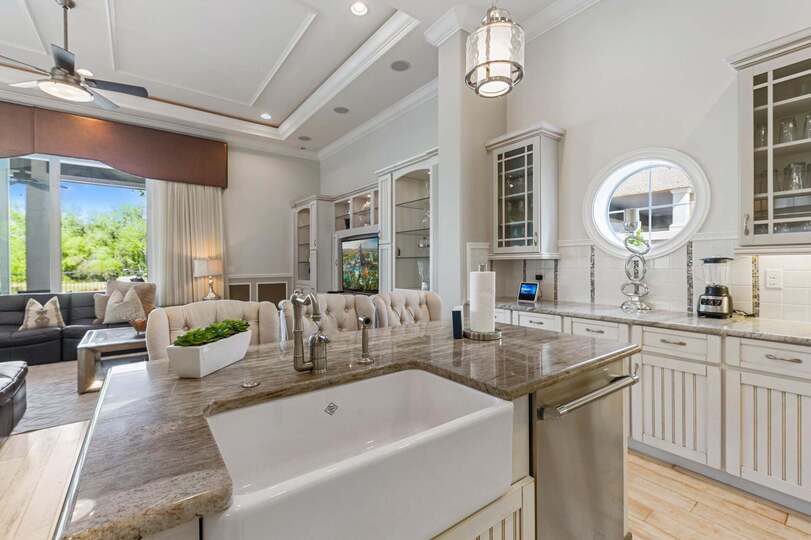 Luxurious 5-Bedroom Villa Retreat in Reunion, Orlando Villa 6338