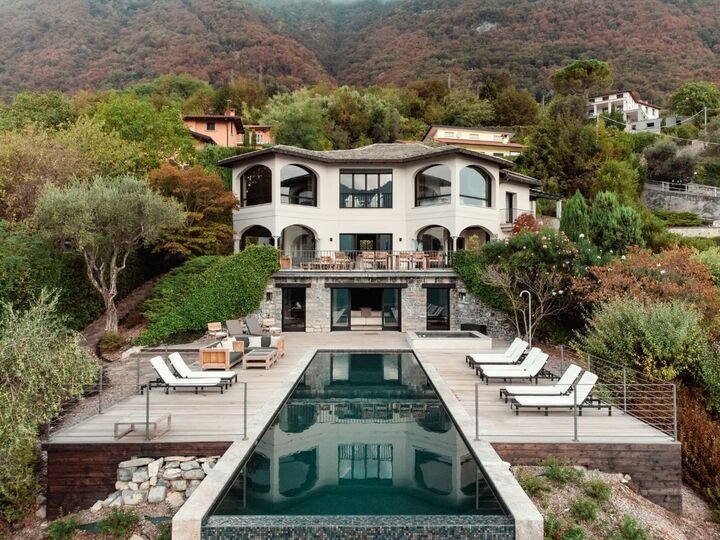 Luxurious Sanctuary Overlooking Lake Como, Azzano, Italy