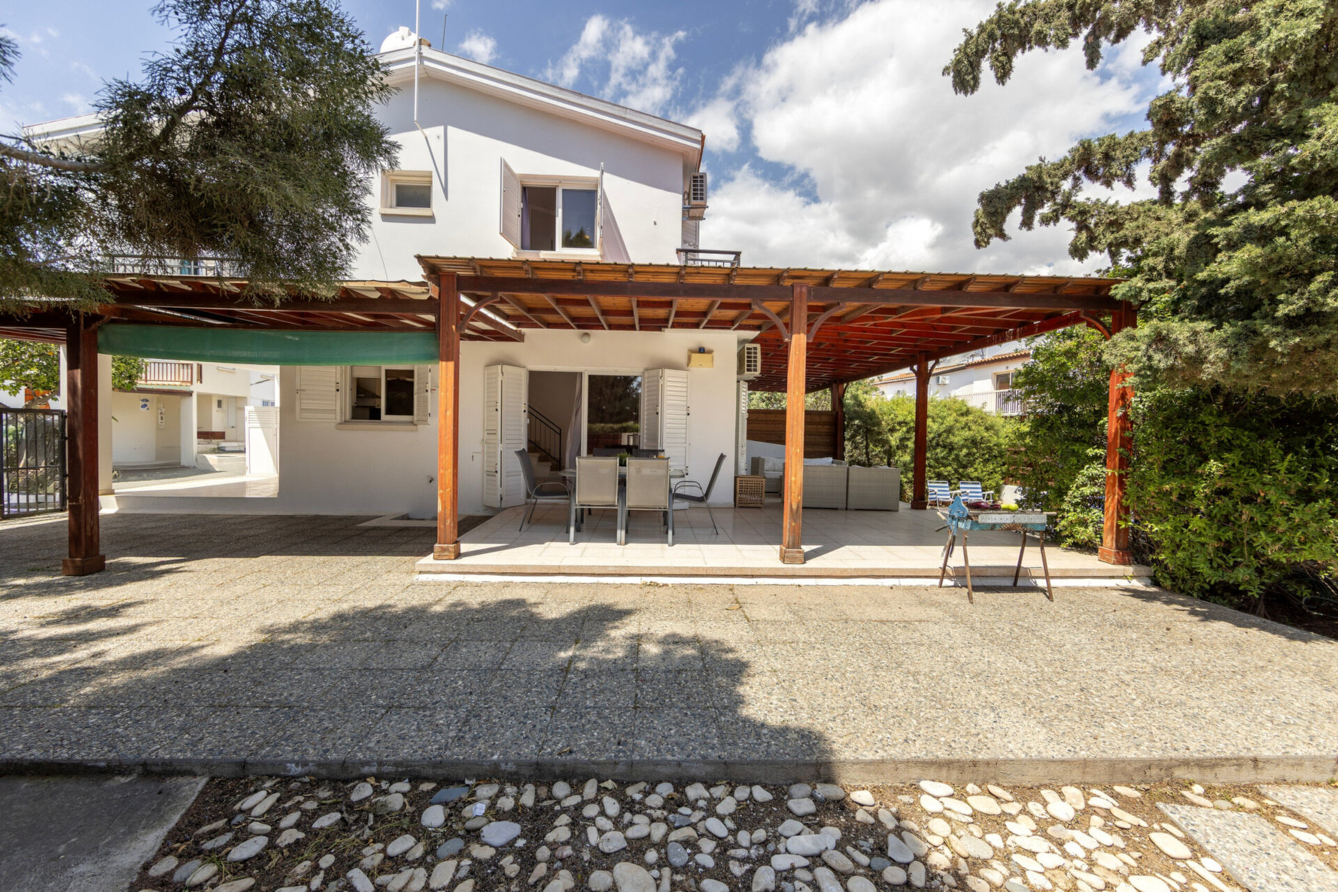 5 Star Marina Seaside Villa – Contemporary Coastal Comfort