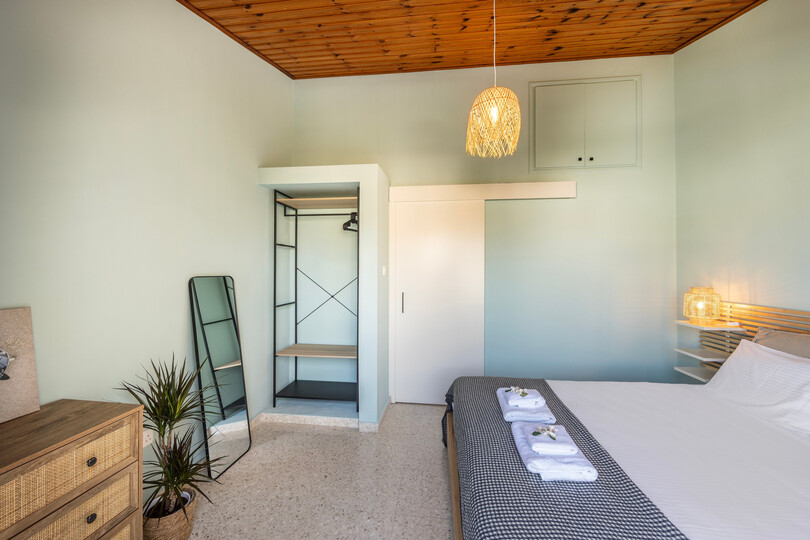 5 Star Oneiro Seaside Villa – Peaceful Coastal Living in Pervolia