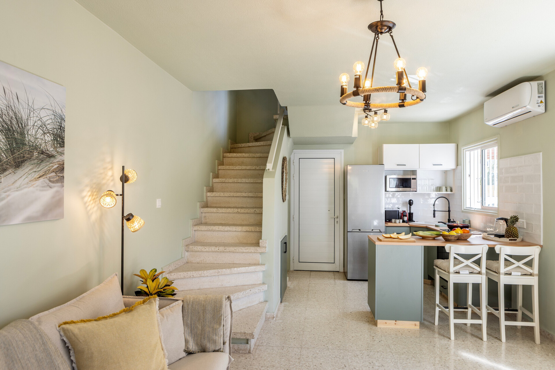 5 Star Oneiro Seaside Villa – Peaceful Coastal Living in Pervolia