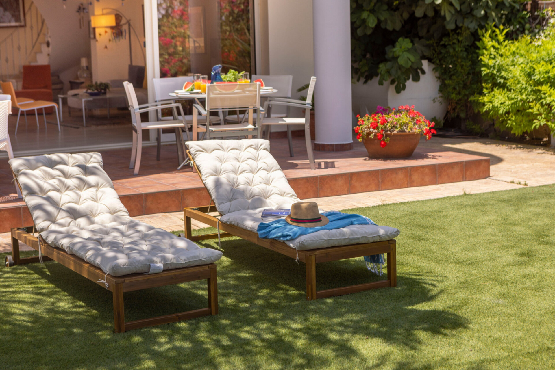 5 Star Villa Larnaca Chelidonia - Luxury Seafront Escape