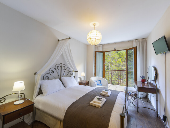 5 Star Villa Troodos Riverside - Luxury Mountain Retreat