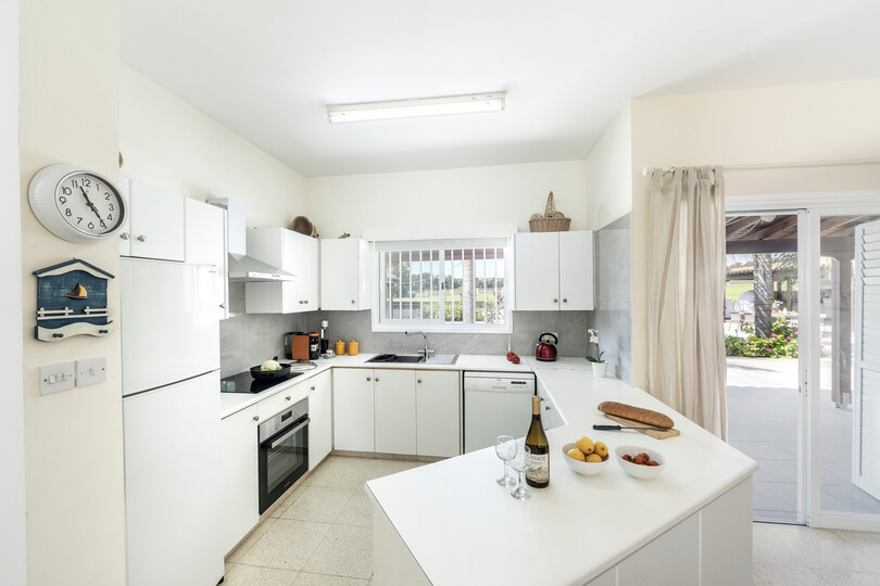 5 Star Villa Cape Greco Palm Oasis - Private Garden Retreat