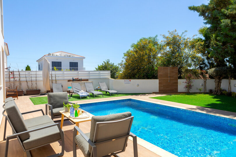 5 Star Villa Napa Bay Panorama - Scenic Coastal Escape