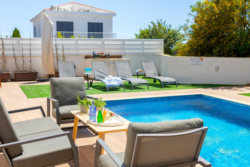 5 Star Villa Napa Bay Panorama - Scenic Coastal Escape