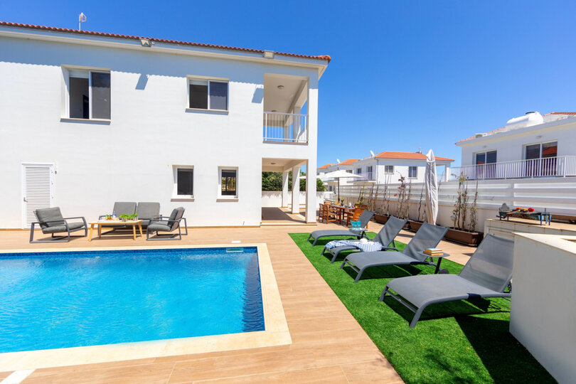 5 Star Villa Napa Bay Panorama - Scenic Coastal Escape
