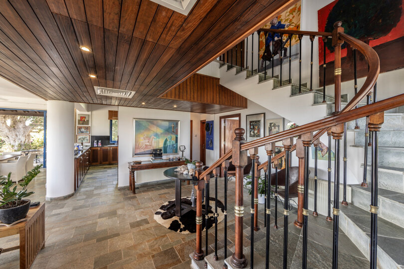 5 Star Villa Sycamore Seaview - Tranquil Countryside Escape.