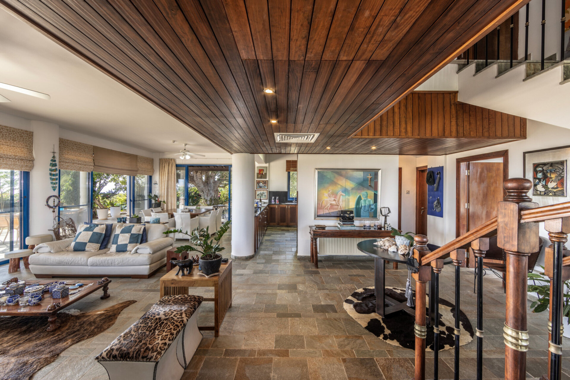 5 Star Villa Sycamore Seaview - Tranquil Countryside Escape.