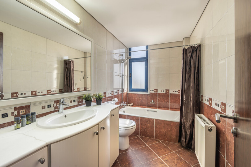 5 Star Villa Sycamore Seaview - Tranquil Countryside Escape.