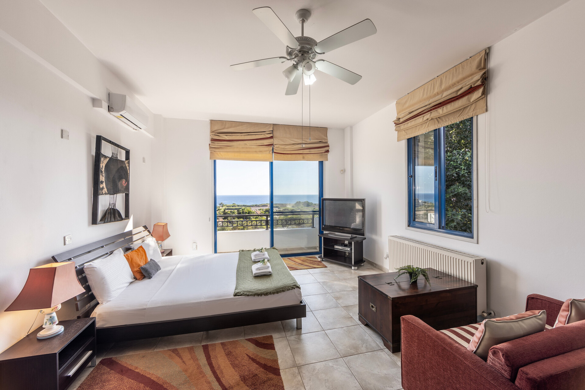 5 Star Villa Sycamore Seaview - Tranquil Countryside Escape.